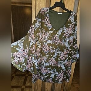 Peach Love California Sz L Olive Floral Dress